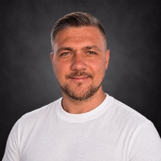 Александр Петров